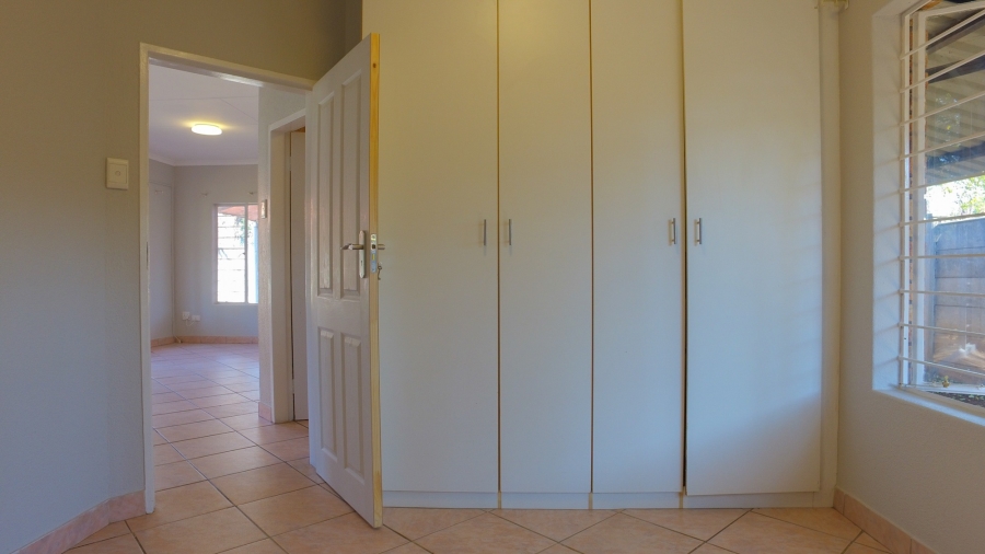 2 Bedroom Property for Sale in Oos Einde North West